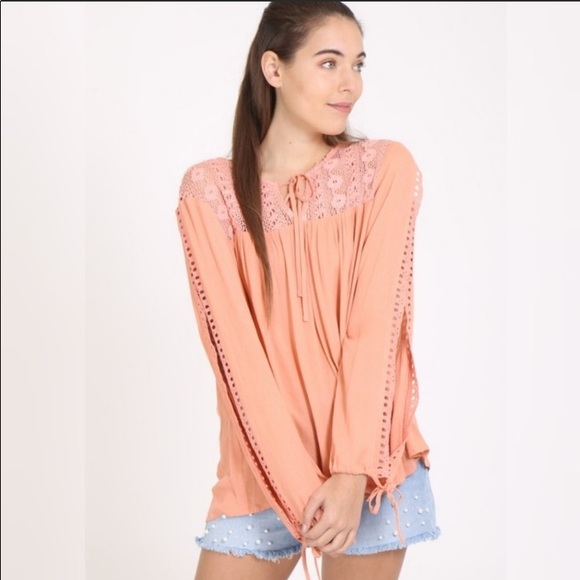 “The Bobbie Jo“ Slit Sleeve Cotton Top - Picture 2 of 8